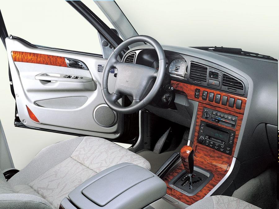  SsangYong Musso Sports 2002 года  (фото 5 из 8)